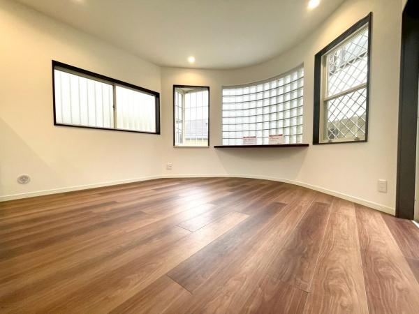 横浜市港南区笹下5丁目の中古一戸建て(リビング)