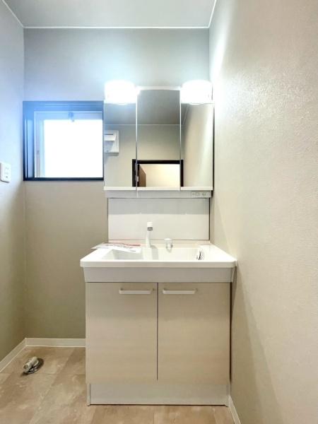 横浜市港南区笹下5丁目の中古一戸建て(洗面台・洗面所)