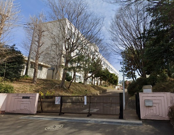 横浜市青葉区美しが丘西2丁目の中古一戸建て(横浜市立山内中学校)