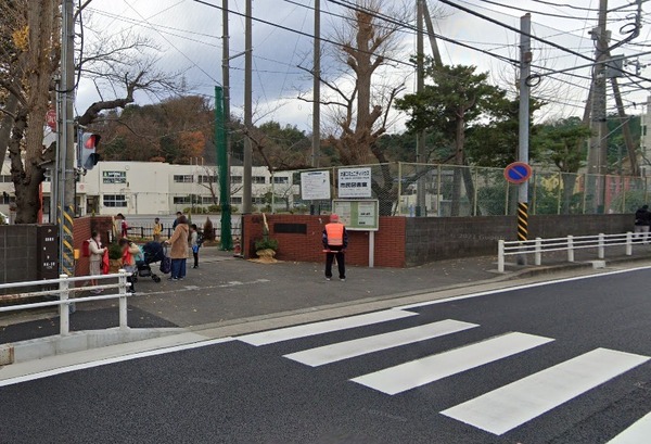 横浜市金沢区六浦5丁目の中古一戸建て(横浜市立大道小学校)