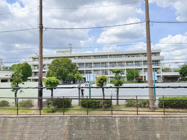 サンステージ緑園都市東の街8番館(横浜市立緑園西小学校)