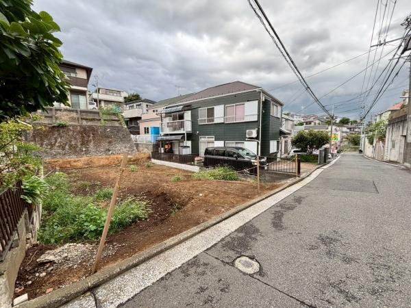 新築戸建 保土ヶ谷区鎌谷町Ⅰ(前面道路含む現地写真)