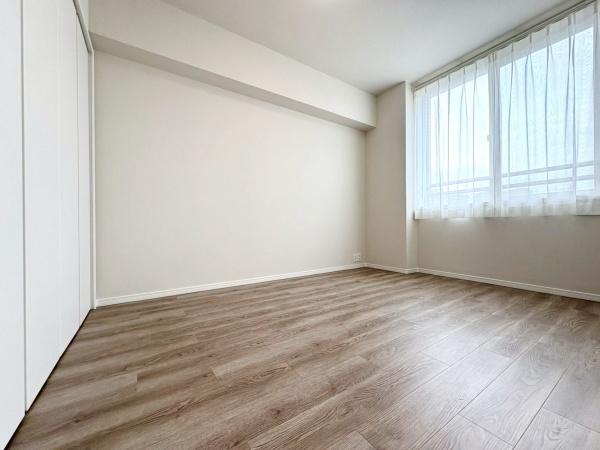 シティウインズイルパティオ(洋室)