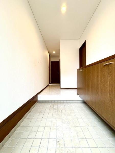 横浜市戸塚区影取町の中古一戸建て(玄関)