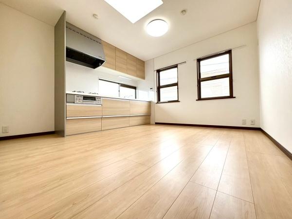 横浜市戸塚区影取町の中古一戸建て(リビング)