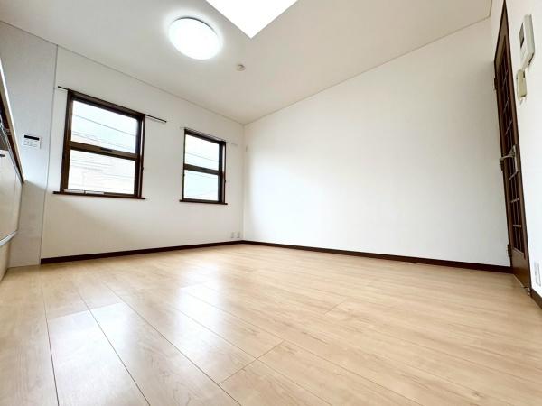 横浜市戸塚区影取町の中古一戸建て(リビング)