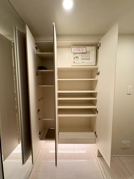 オープンレジデンシア横浜台町(玄関)