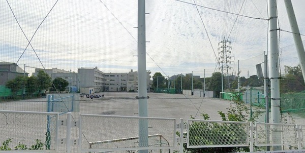 横浜市保土ケ谷区上星川２丁目の中古一戸建て(横浜市立保土ケ谷中学校)