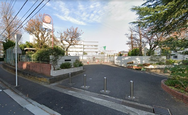 横浜市保土ケ谷区狩場町の中古一戸建て(横浜市立瀬戸ケ谷小学校)