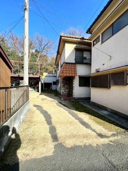 横浜市保土ヶ谷区岩井町　古屋付き売地