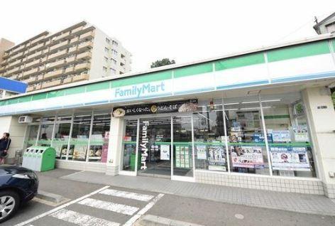 藤和鶴ヶ峰コープ(ファミリーマート鶴ヶ峰本町店)