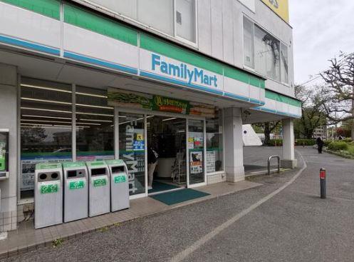 グレイス山手弐番館(ファミリーマート横浜本牧店)
