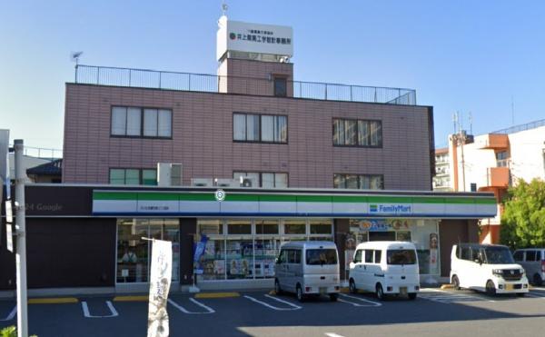 グランアージュ大宮(ファミリーマートさいたま櫛引町二丁目店)