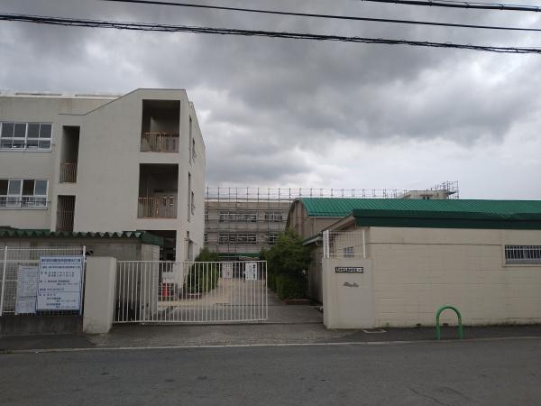 茨木市若園町の土地(南中学校)