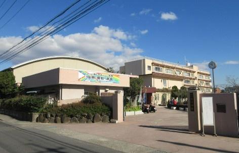 茨木市大池２丁目の中古一戸建て(茨木市立東中学校)