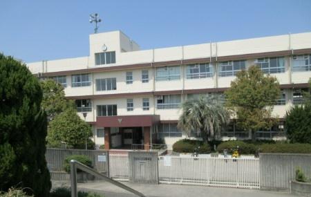 春日丘グリーンハイツＢ棟　６階(茨木市立西小学校)