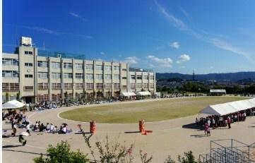 高槻市南平台５丁目の中古一戸建て(高槻市立南平台小学校)