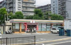ローレルハイツ茨木壱号棟　２階(セブンイレブン茨木三島町店)