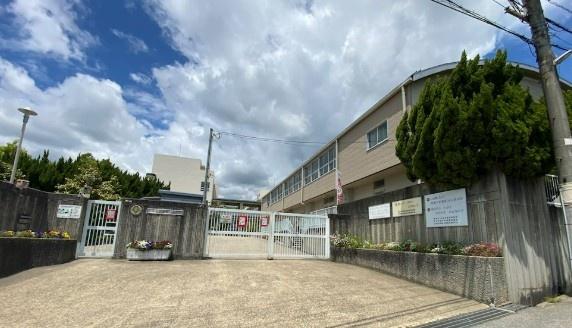 茨木市山手台３丁目の中古一戸建て(茨木市立山手台小学校)