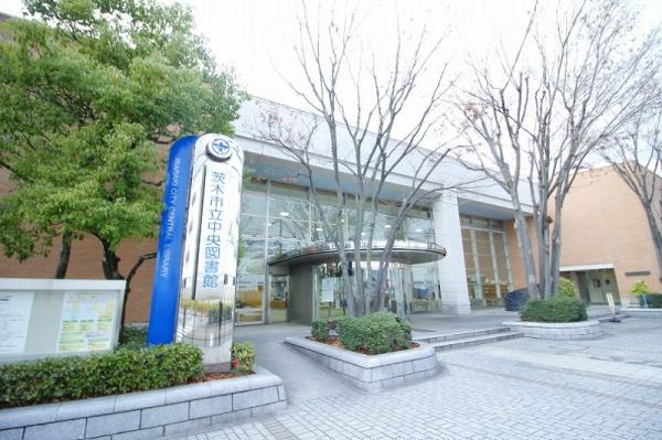 ジェイグラン・エル茨木　９階(茨木市中央図書館)