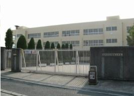 さんくれーる茨木　Ｃ棟　１階(茨木市立穂積小学校)