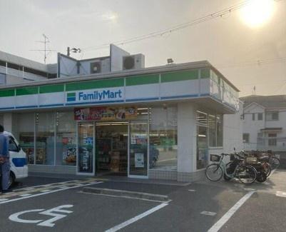 ローレルコート茨木桜通り　６階(ファミリーマート茨木水尾店)