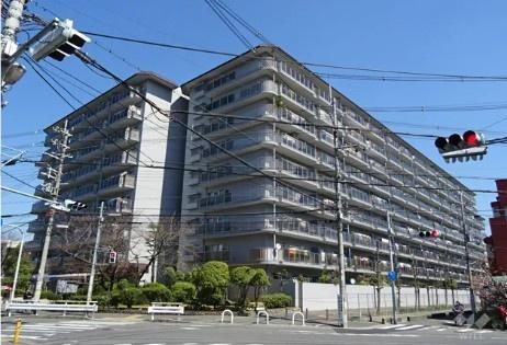 ローレルハイツ茨木壱号館　３階