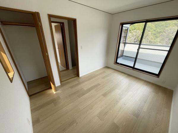 栗東市下戸山の中古一戸建て