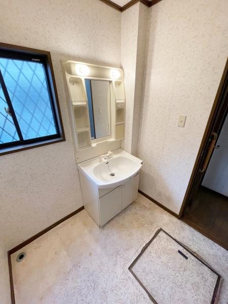 守山市水保町の中古一戸建て(洗面台・洗面所)