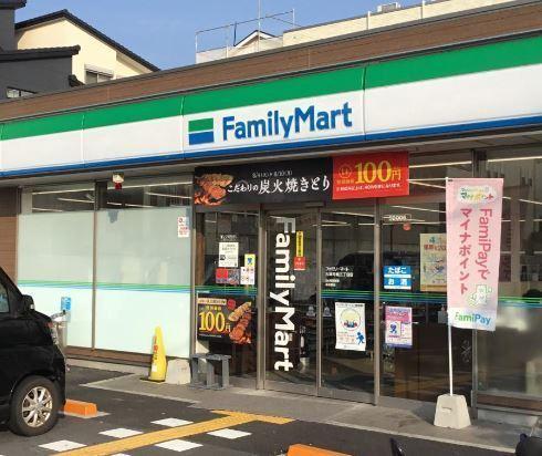 シャルマンコーポ瀬田(ファミリーマート大津大萱店)