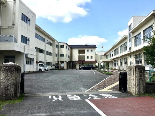 野洲市近江富士３丁目の中古一戸建て(野洲市立三上小学校)