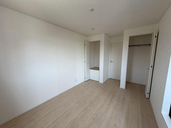 岡崎市矢作町第19　新築戸建　2号棟