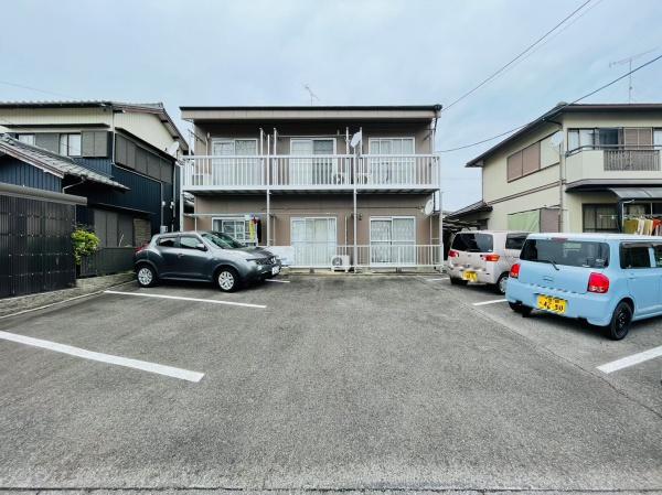 岡崎市中島東三丁目　アパート