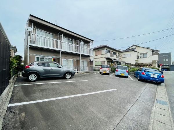 岡崎市中島東三丁目　アパート