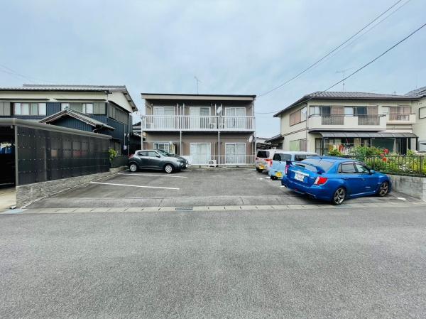 岡崎市中島東三丁目　アパート