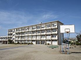 岡崎市二軒屋町１丁目の土地(岡崎市立六ツ美中学校)