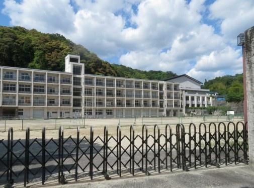 岡崎市滝町字外浦の中古一戸建て(岡崎市立常磐中学校)