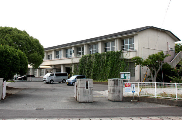 岡崎市日名中町 一棟売アパート(岡崎市立城北中学校)