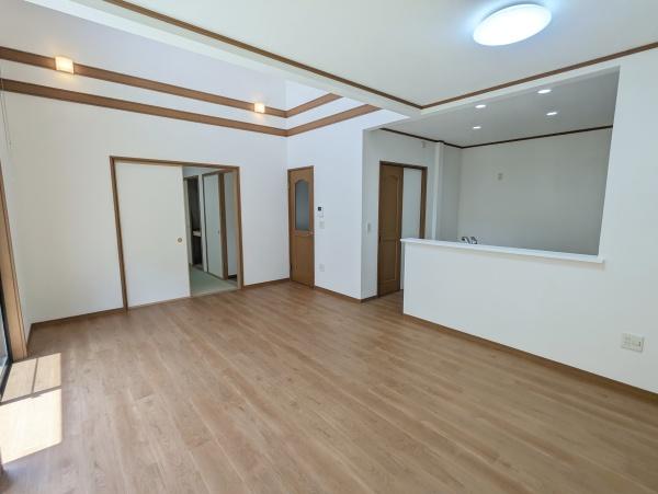 安城市里町戸建