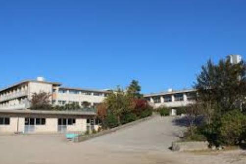 西尾第68一色町一色 新築建売第2号棟(一色中学校)