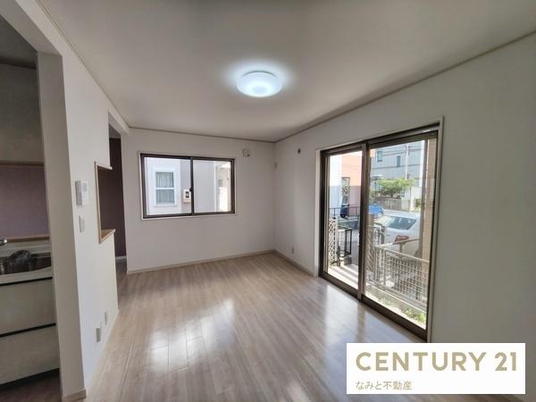 岡崎市上地5丁目の中古一戸建て(リビング)