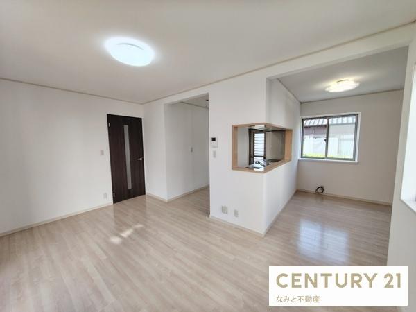 岡崎市上地5丁目の中古一戸建て(リビング)