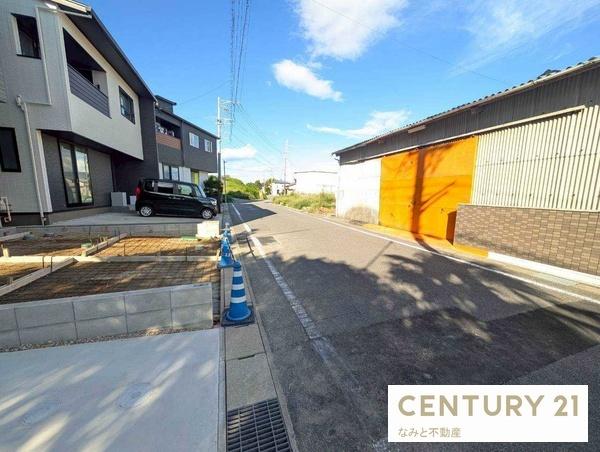 岡崎市六名南１丁目　新築戸建
