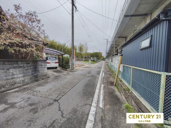 岡崎市六名南 新築戸建 2号棟(前面道路含む現地写真)