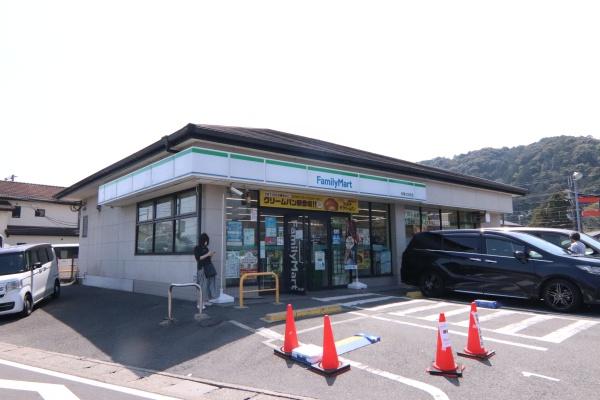 嵐山ロイアルハイツ第3号棟(ファミリーマート松尾大社前店)