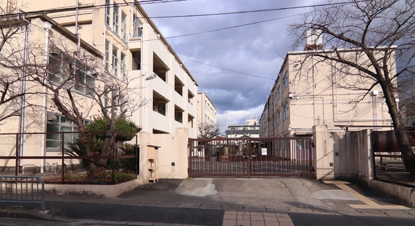京都市伏見区新町1丁目の中古一戸建て(京都市立桃陵中学校)