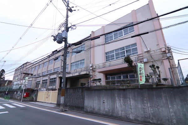 京都市伏見区深草善導寺町の中古一戸建て(京都市立藤ノ森小学校)