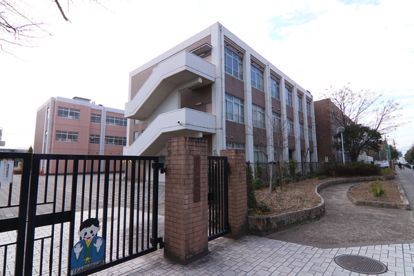 京都市伏見区深草善導寺町の中古一戸建て(京都市立藤森中学校)