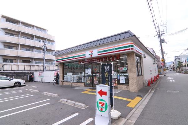 京都市右京区西京極堤町の新築一戸建(セブンイレブン西京極西大丸町店)
