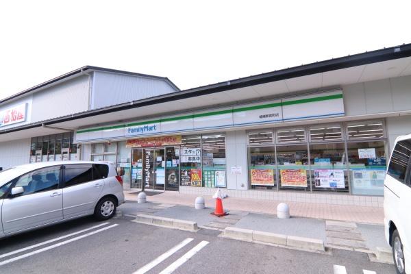 ルーシア嵯峨嵐山(ファミリーマート嵯峨新宮町店)